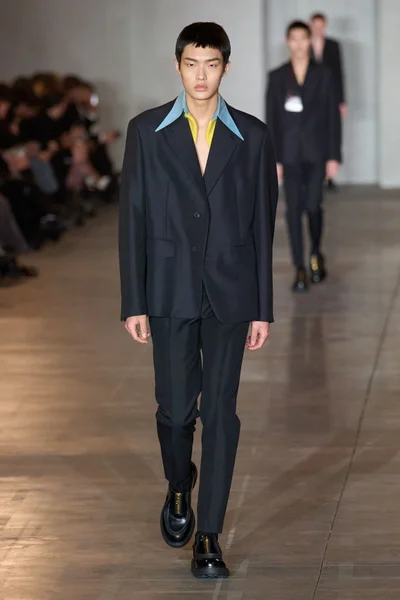 Look 2